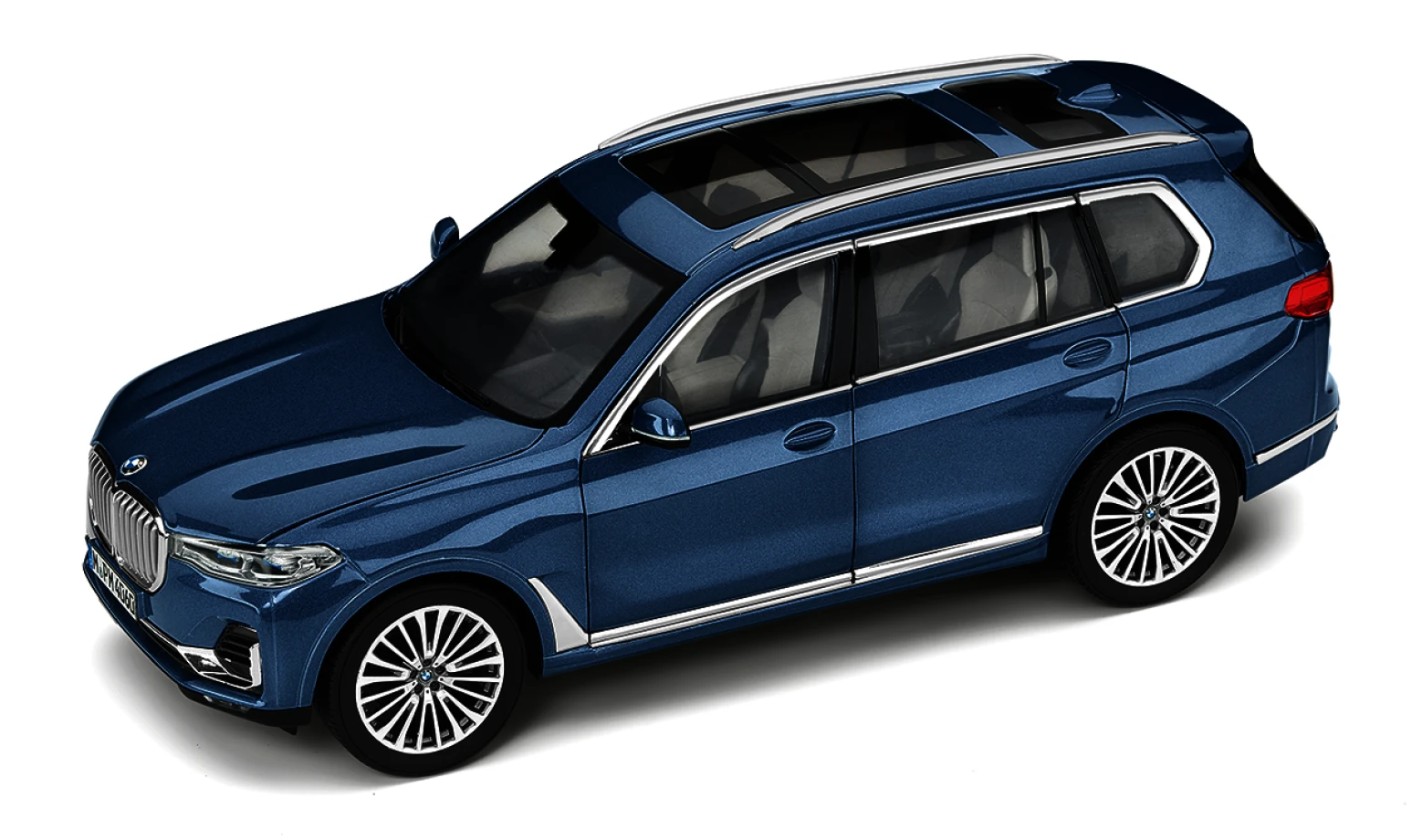 Модель BMW X7 G07  1:18