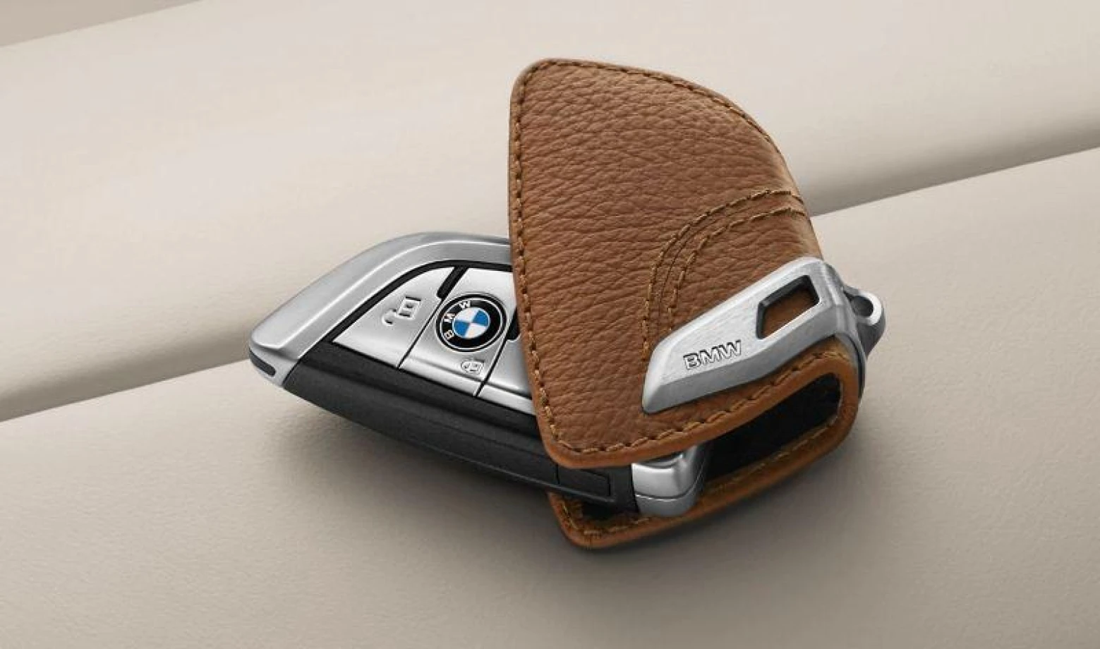 Шкіряний футляр BMW для ключів зі сталевим затиском, коричневий